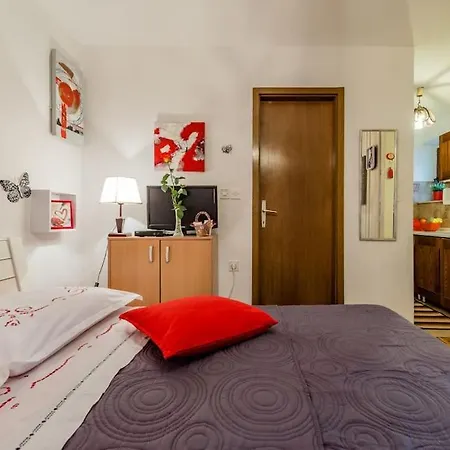 Apartment Mak Omis